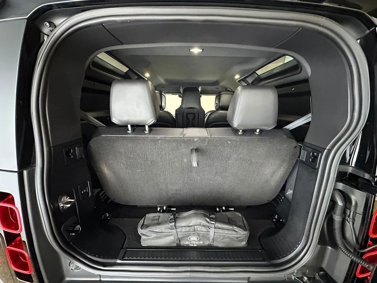 Land Rover Defender 90 GX74TZE