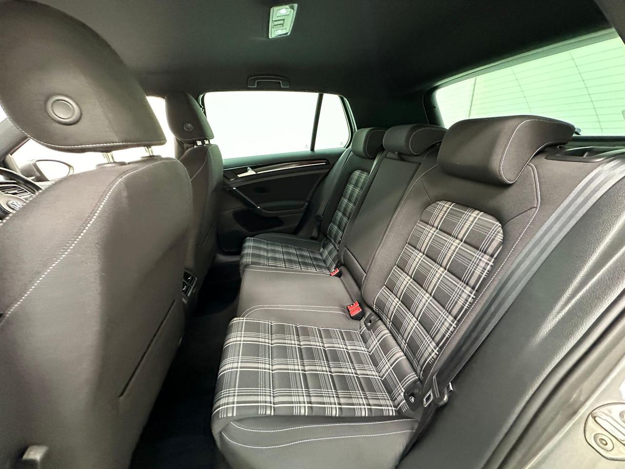 Volkswagen Golf DG14UAA