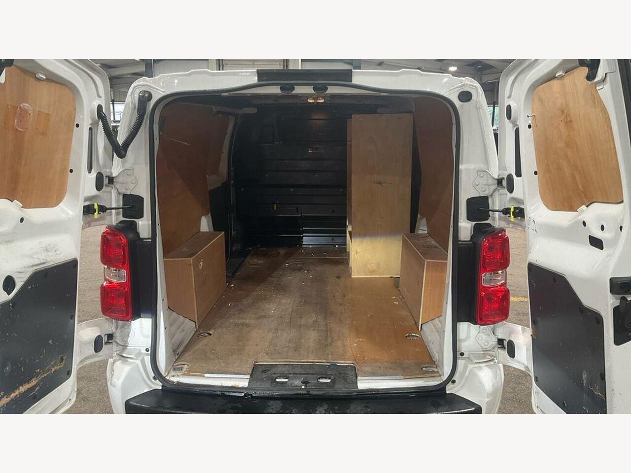 Vauxhall Vivaro DY21OWW
