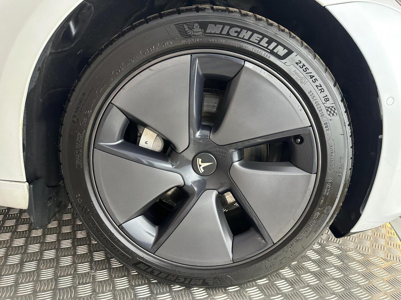 Tesla Model 3 AF72VMM