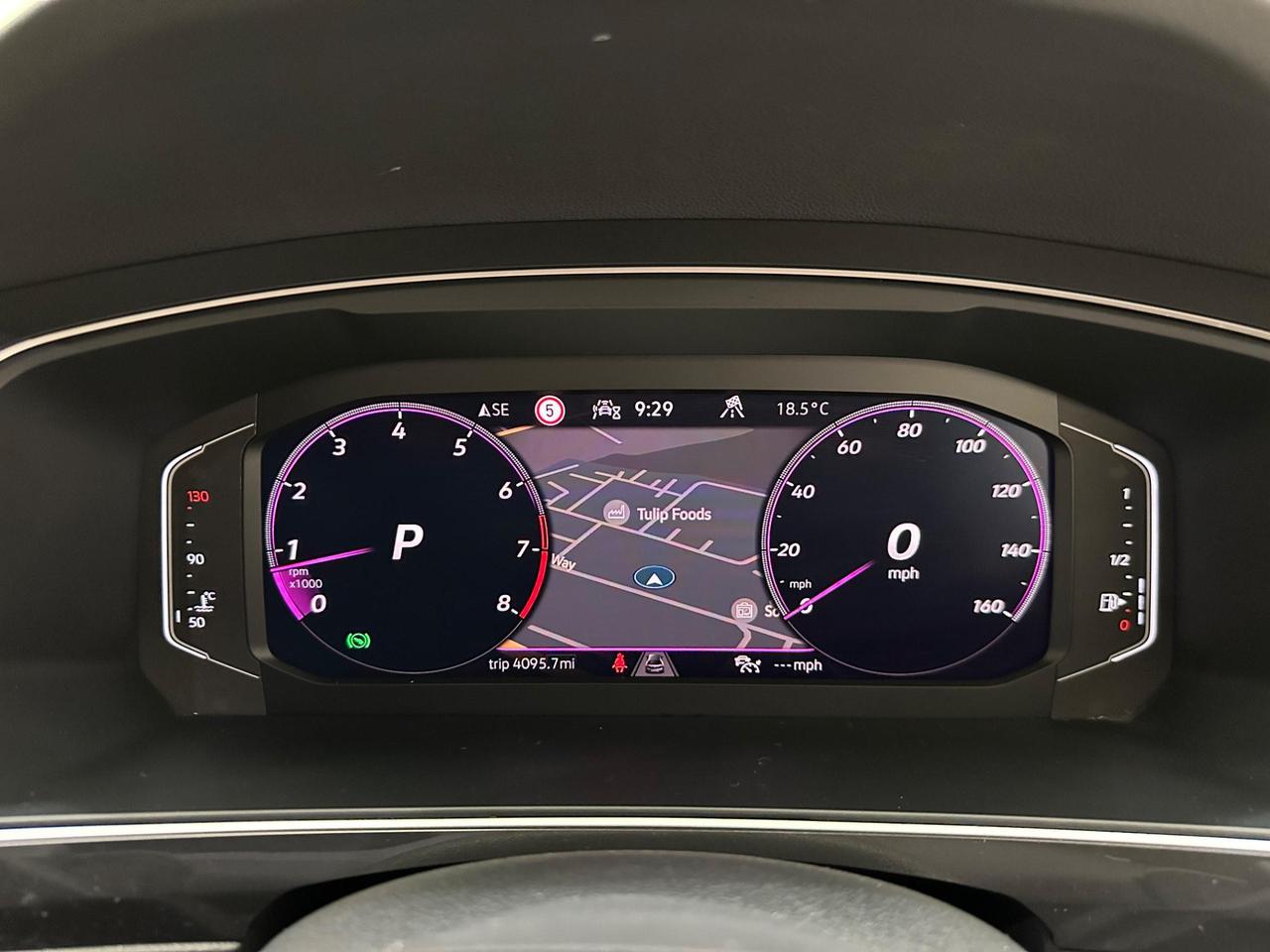 Volkswagen Tiguan VU21NWZ