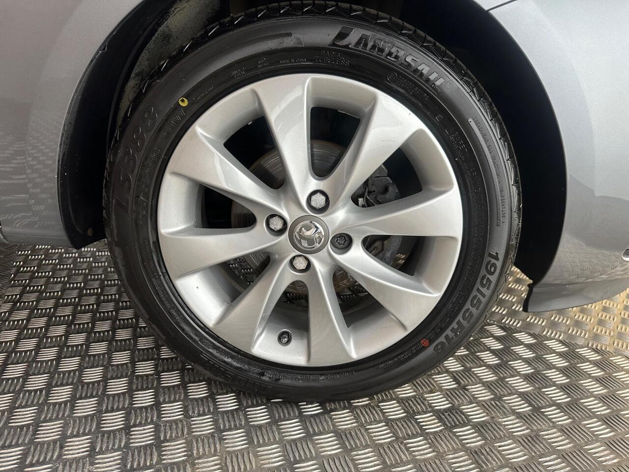 Vauxhall Corsa AJ18HYH