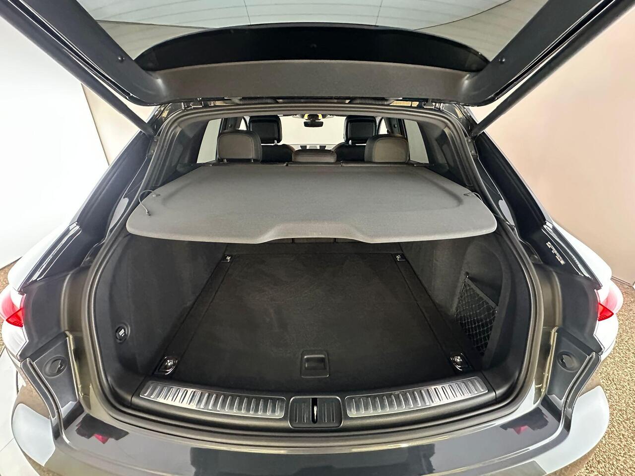 Porsche Macan AJ19VYM