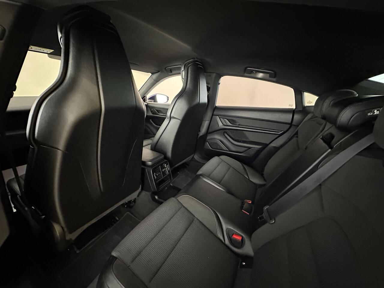 Porsche Taycan EJ22XKN