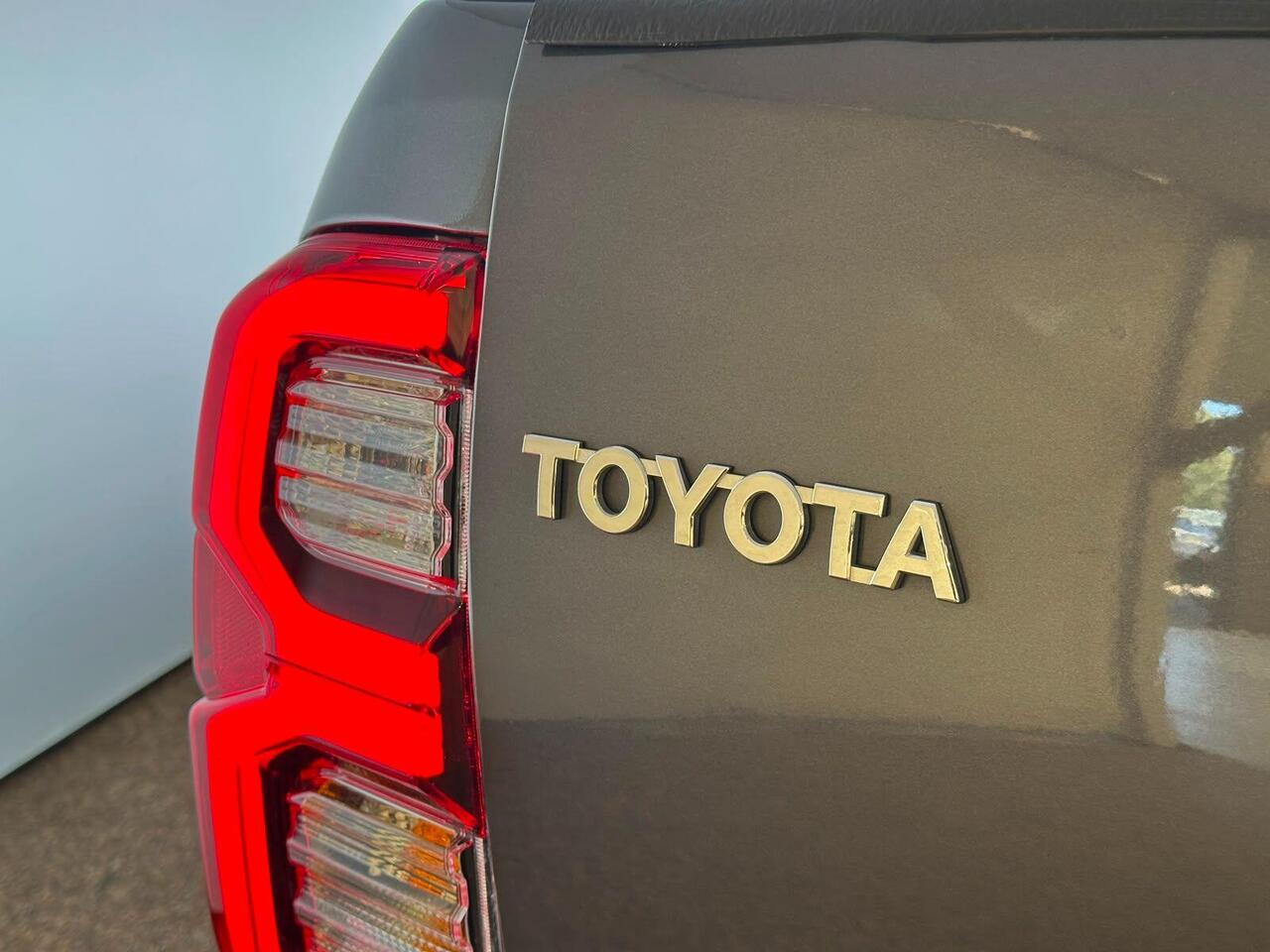 Toyota Hilux MF25BBE