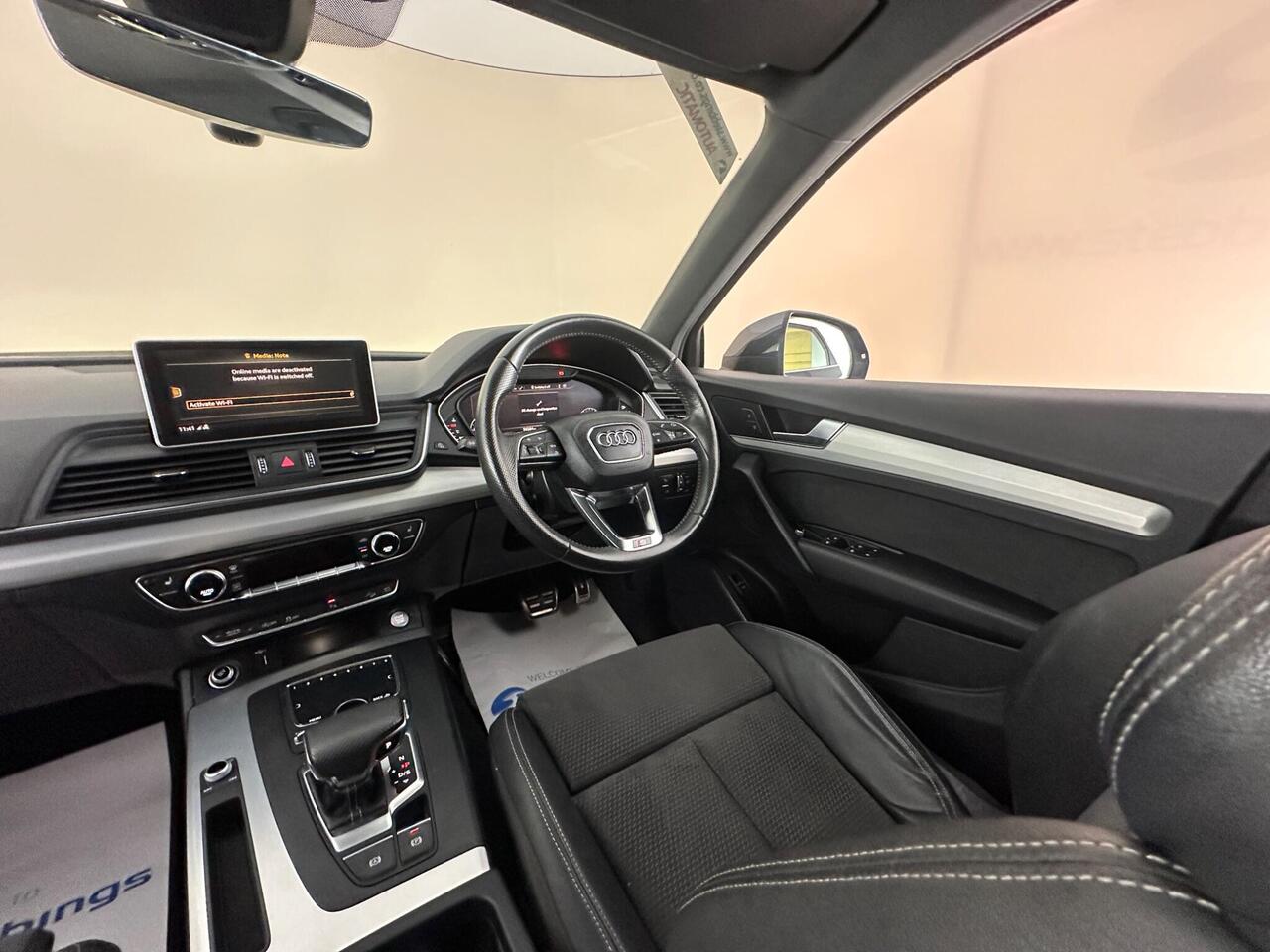 Audi Q5 YX19ODE