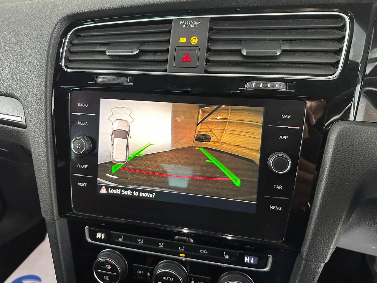 Volkswagen Golf MK69DZY