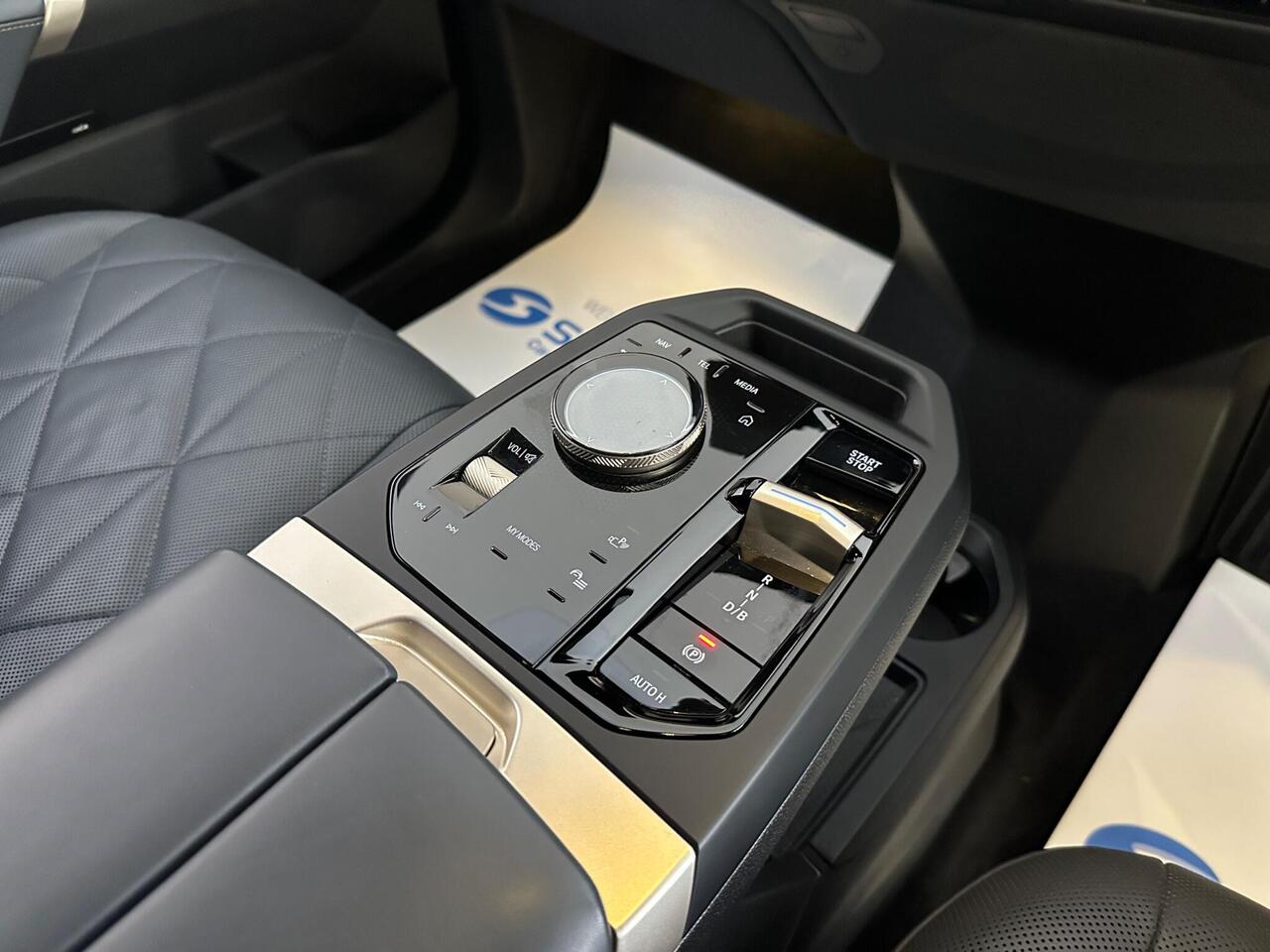 BMW iX LJ72AGA