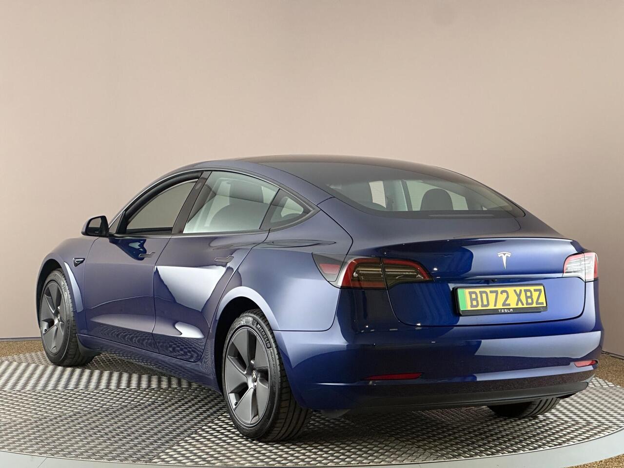 Tesla Model 3 BD72XBZ