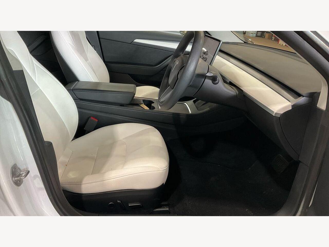 Tesla Model 3 SG22YDP