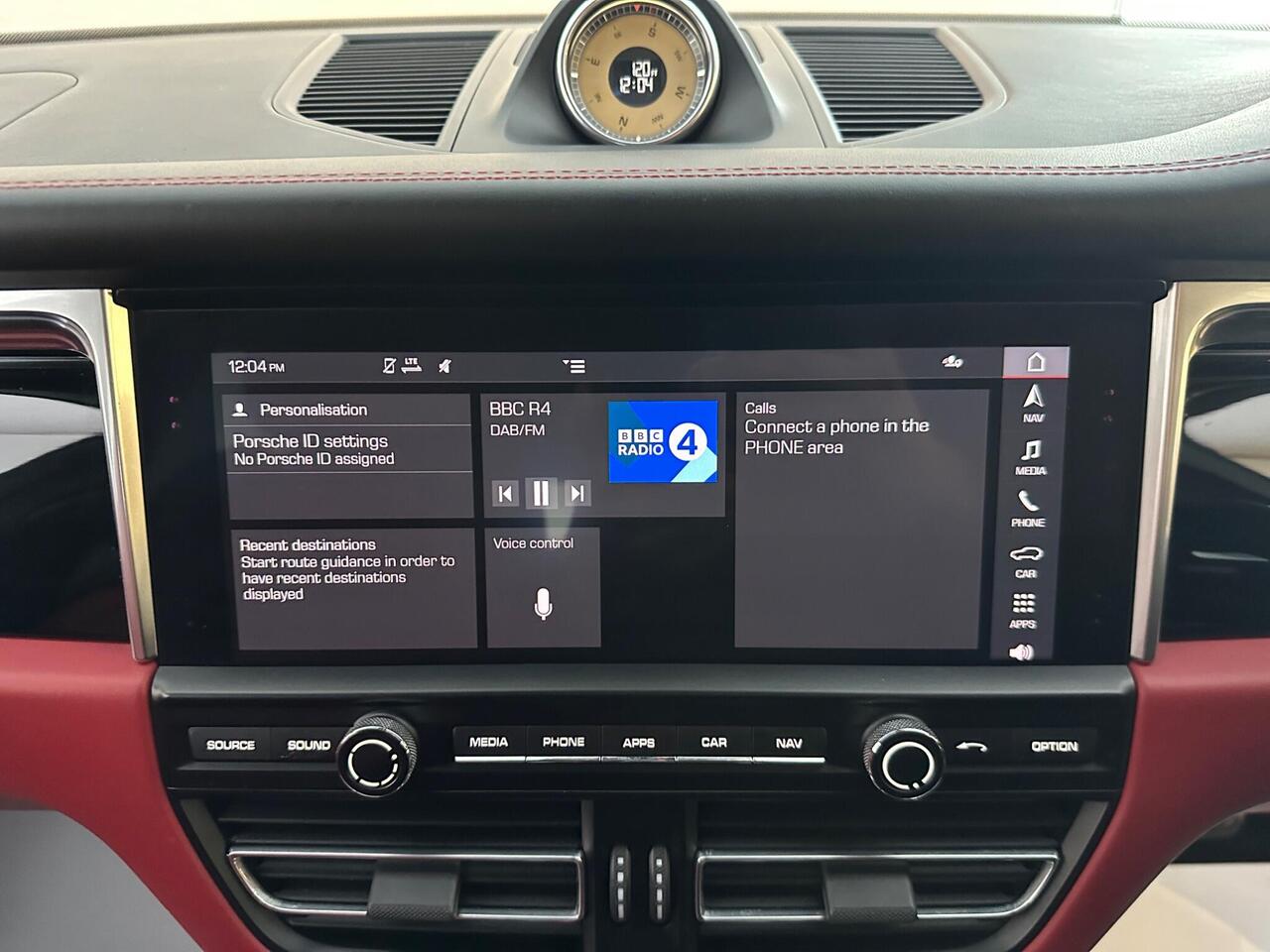 Porsche Macan AO20ZJJ