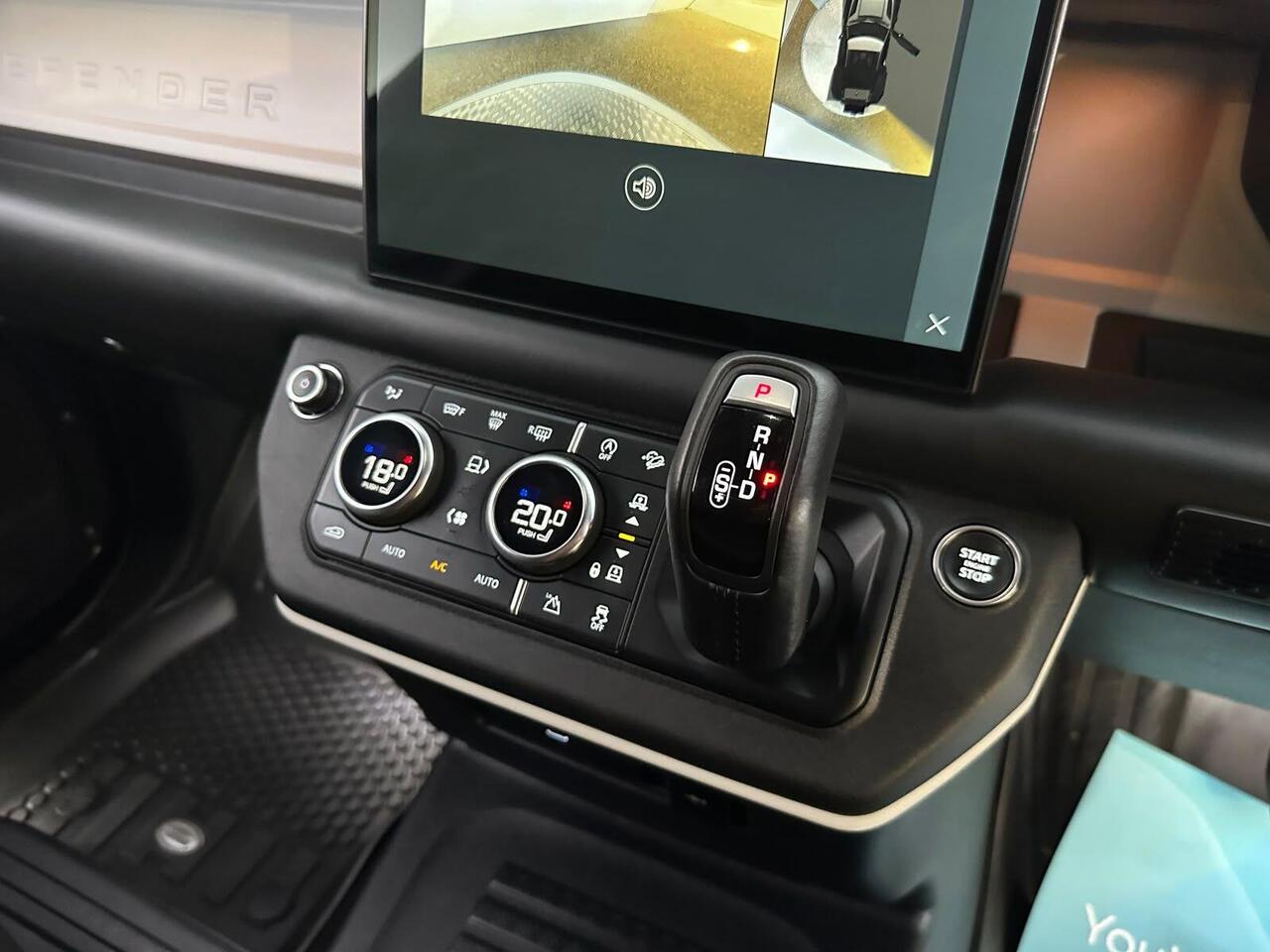 Land Rover Defender 90 GX74TZE