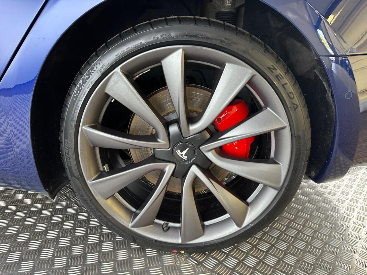 Tesla Model 3 YB69TZT