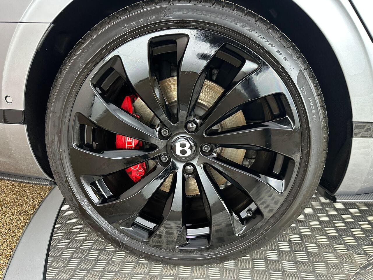 Bentley Flying Spur SN71VZD