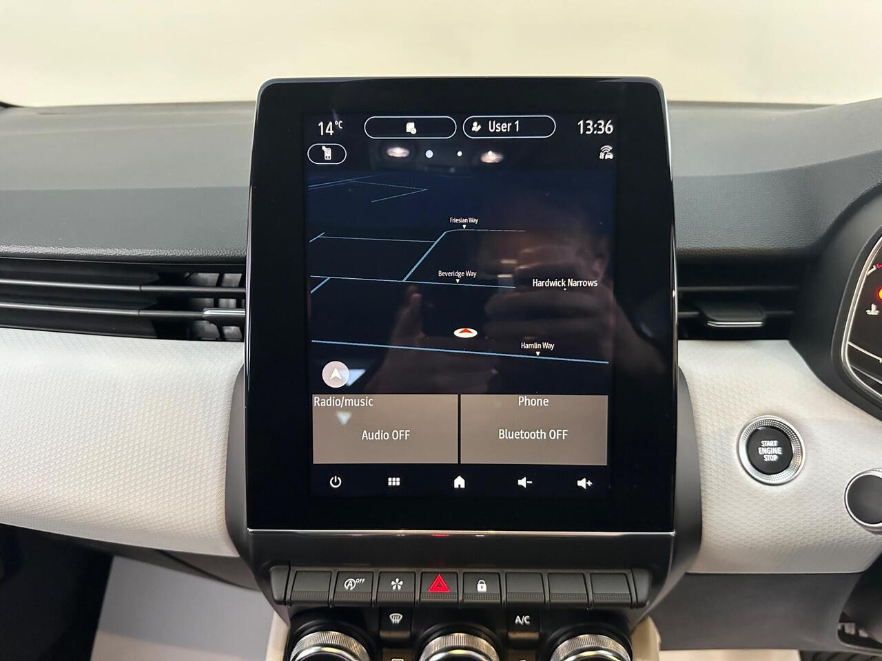 Renault Clio AJ21SUX