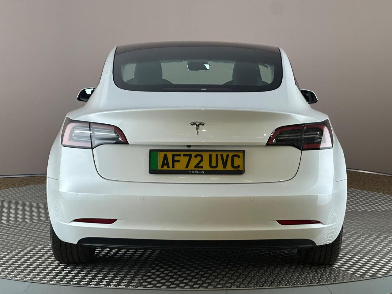 Tesla Model 3 AF72UVC