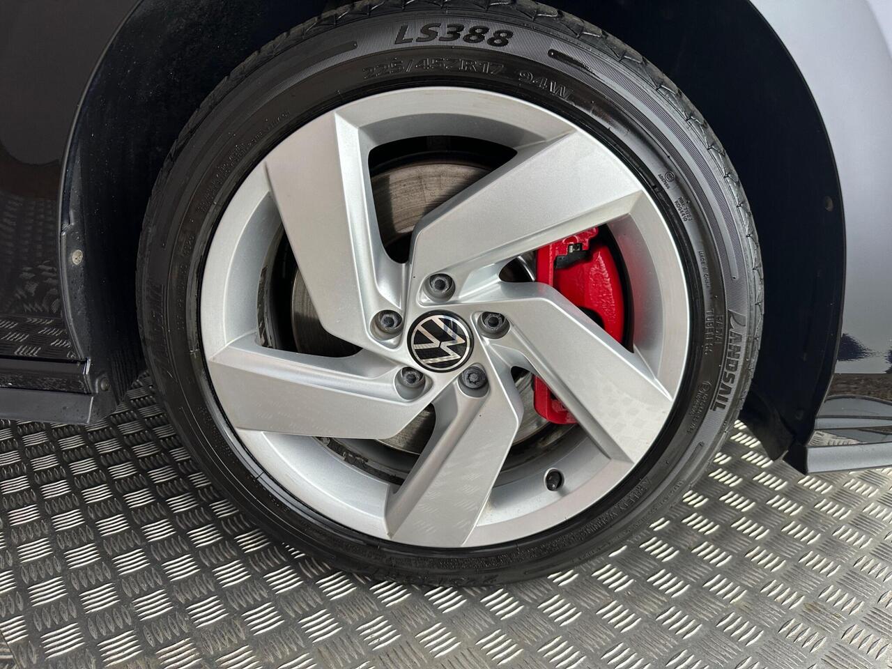 Volkswagen Golf BG72EHC