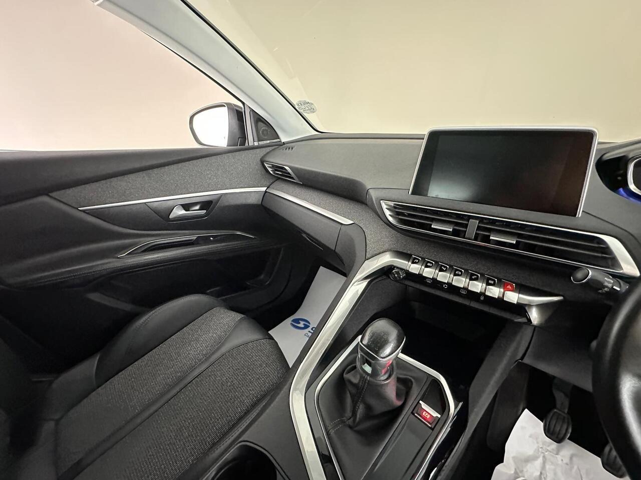 Peugeot 3008 MJ17EHF