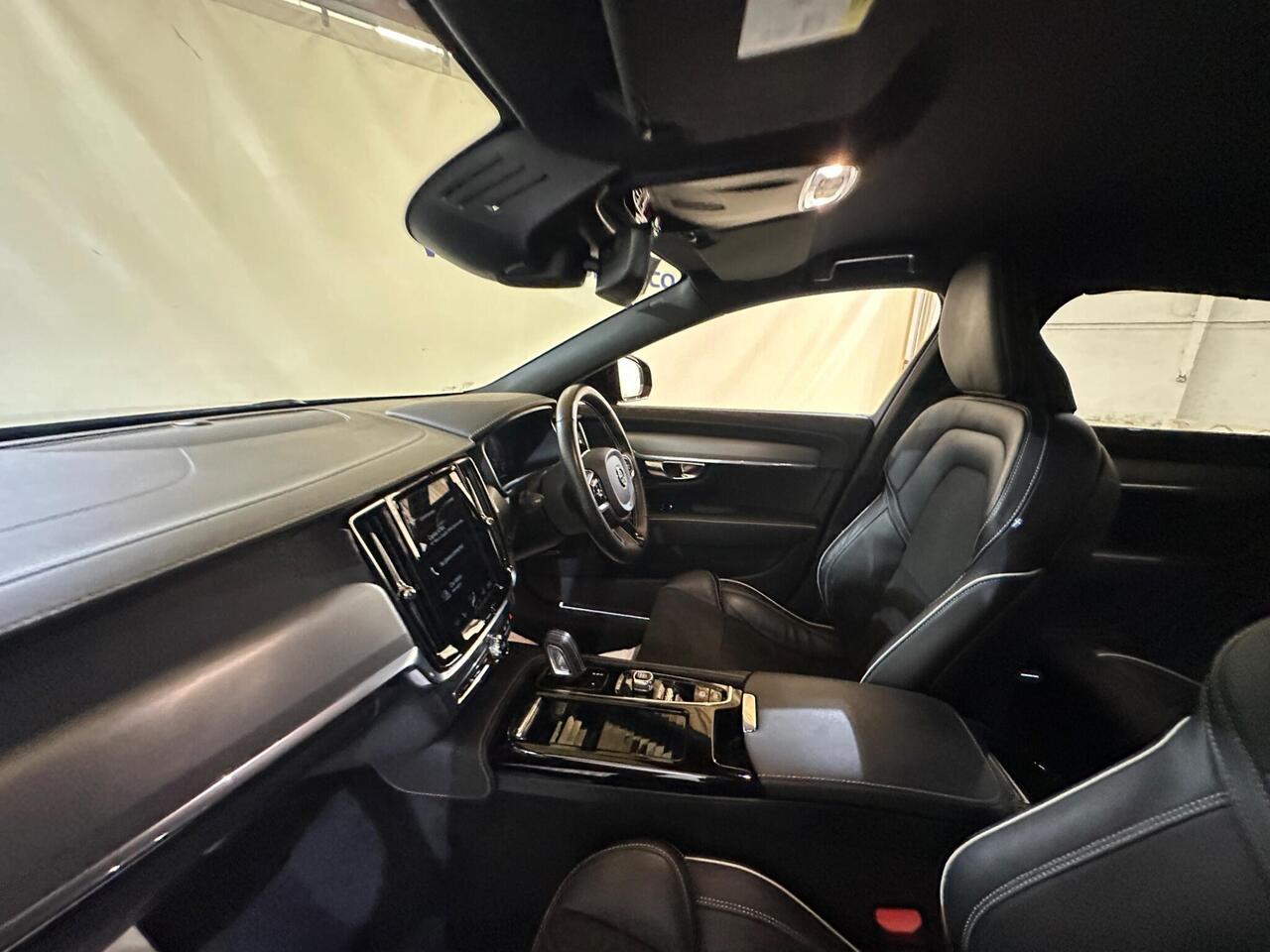 Volvo S90 YO21MJJ