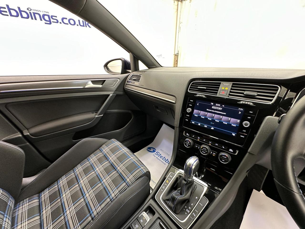 Volkswagen Golf FA18XRE