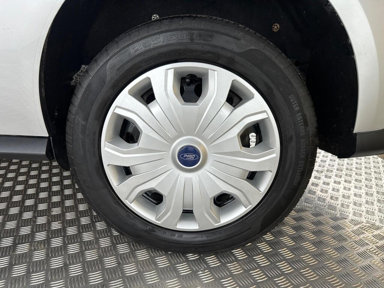 Ford Transit Connect YM22UNX