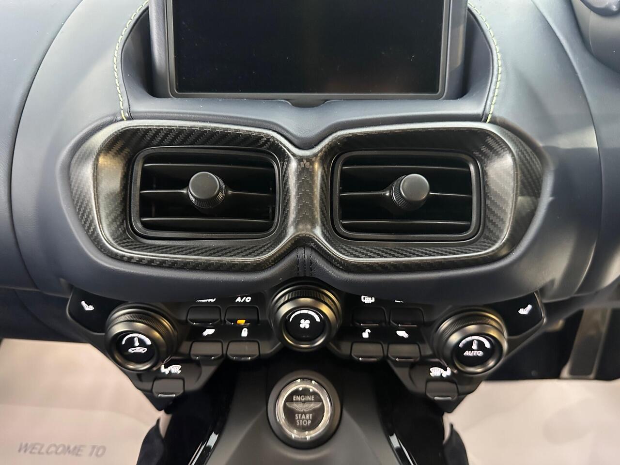 Aston Martin Vantage MV20UZG