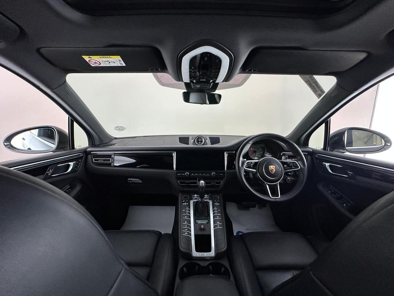 Porsche Macan LJ20WHU