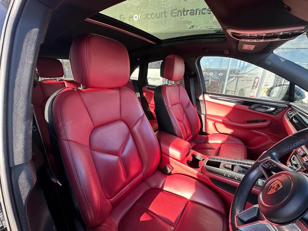 Porsche Macan AO20ZJJ