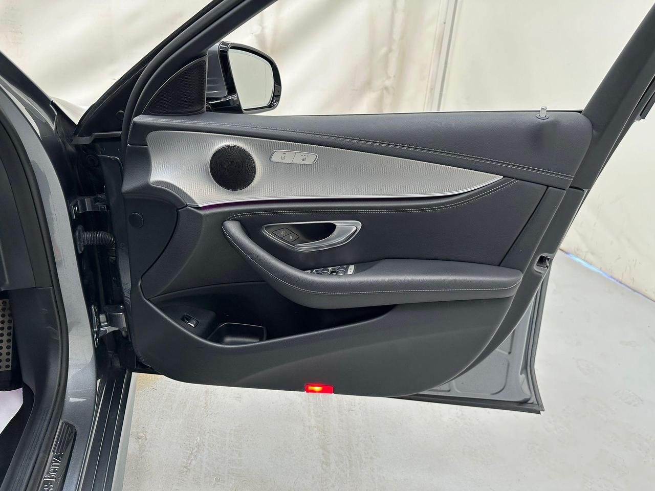 Mercedes-Benz E Class LO17YWC