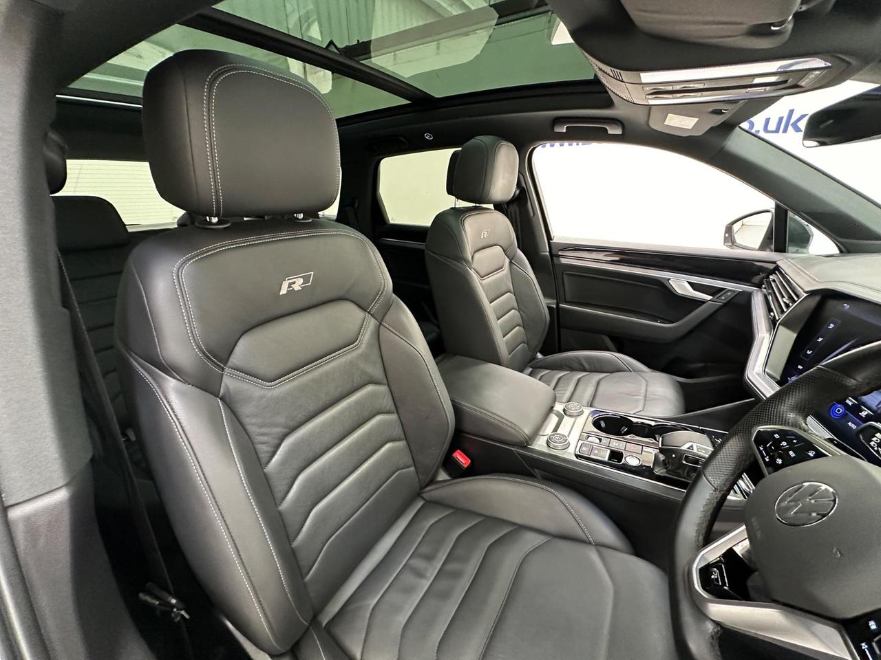 Volkswagen Touareg VK21UHB