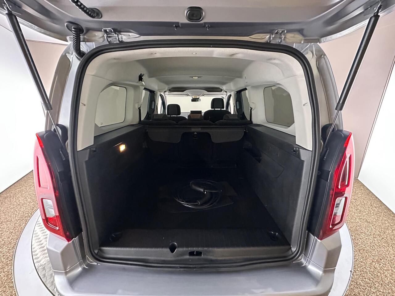 Vauxhall Combo Life Electric CF74XDA
