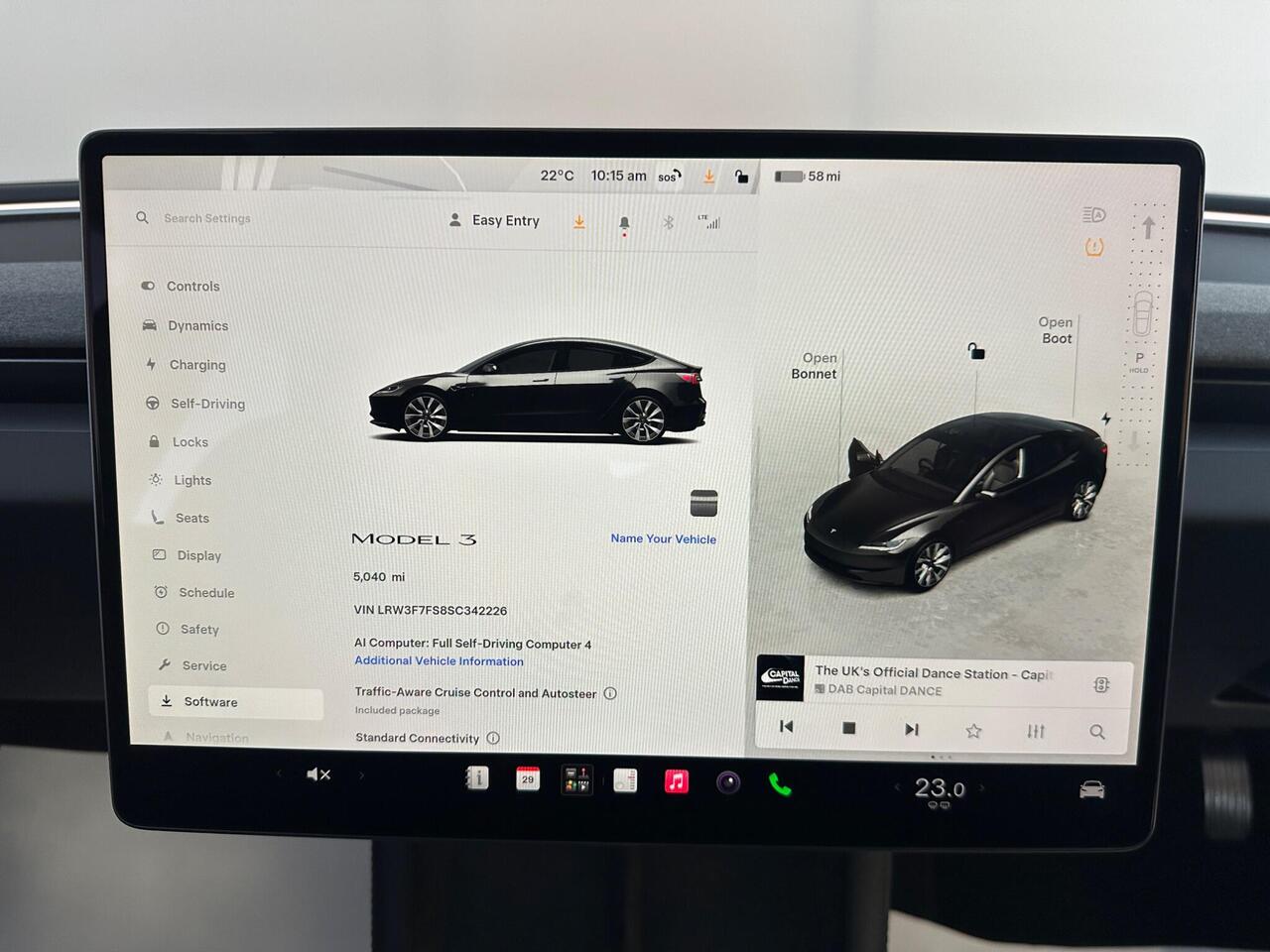 Tesla Model 3 LB74UKP
