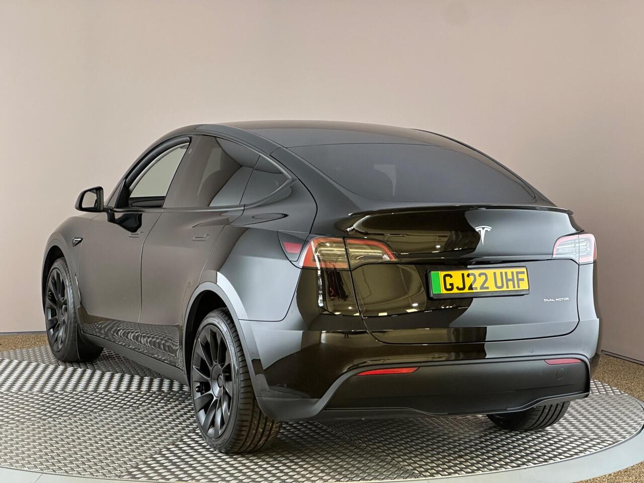 Tesla Model Y GJ22UHF