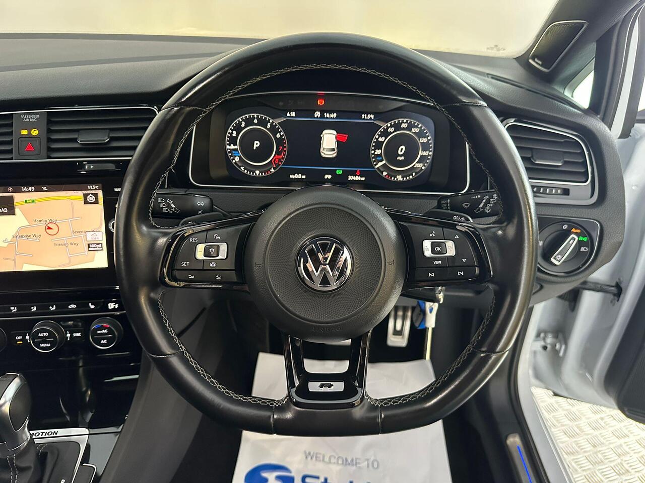 Volkswagen Golf FL69TNN