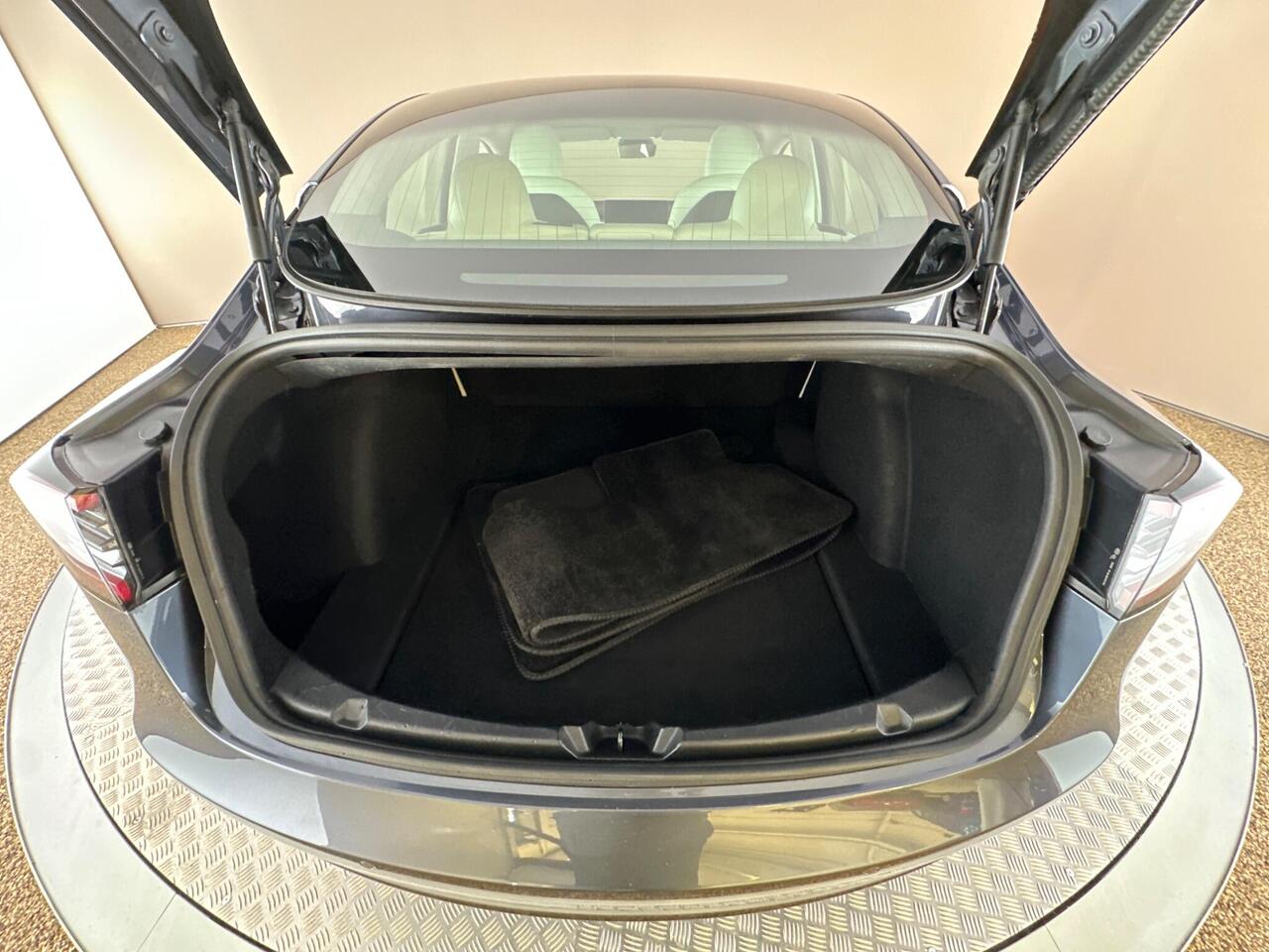 Tesla Model 3 BU70XRY