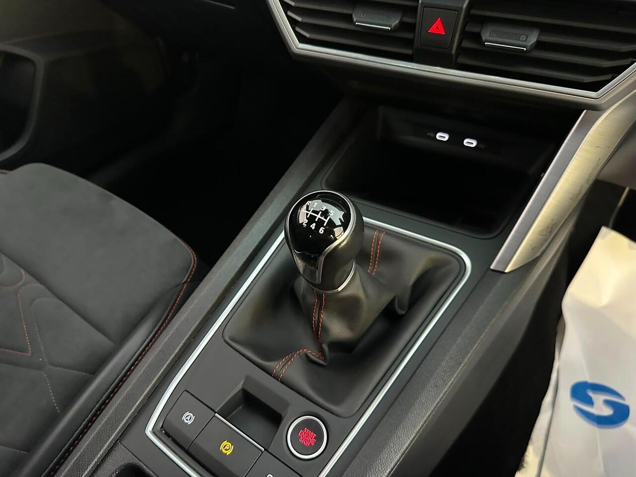 SEAT Leon LL72FWU