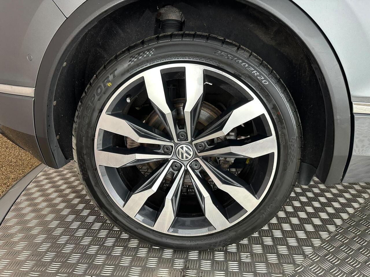 Volkswagen Tiguan DE69LBK