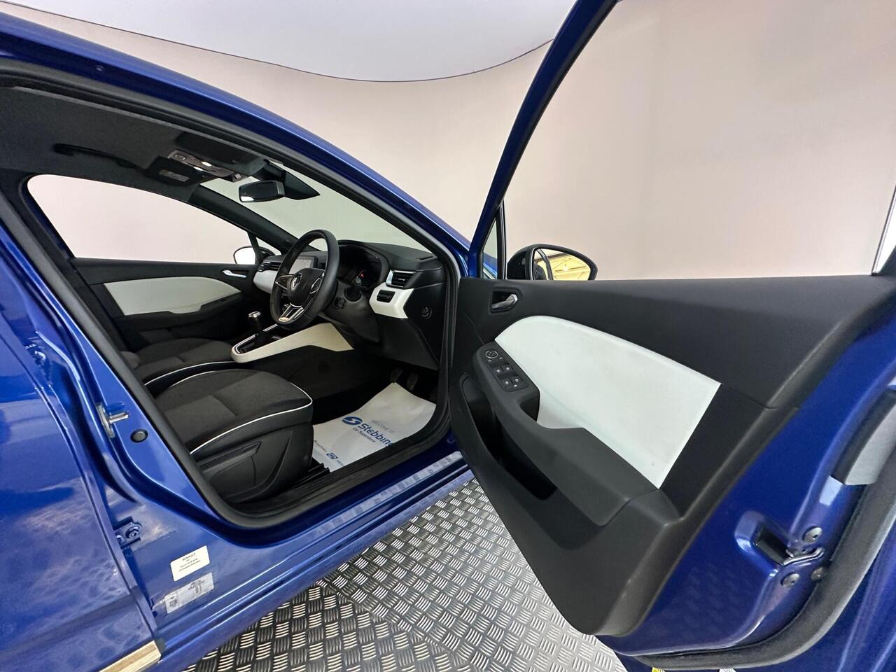 Renault Clio AK23UCE