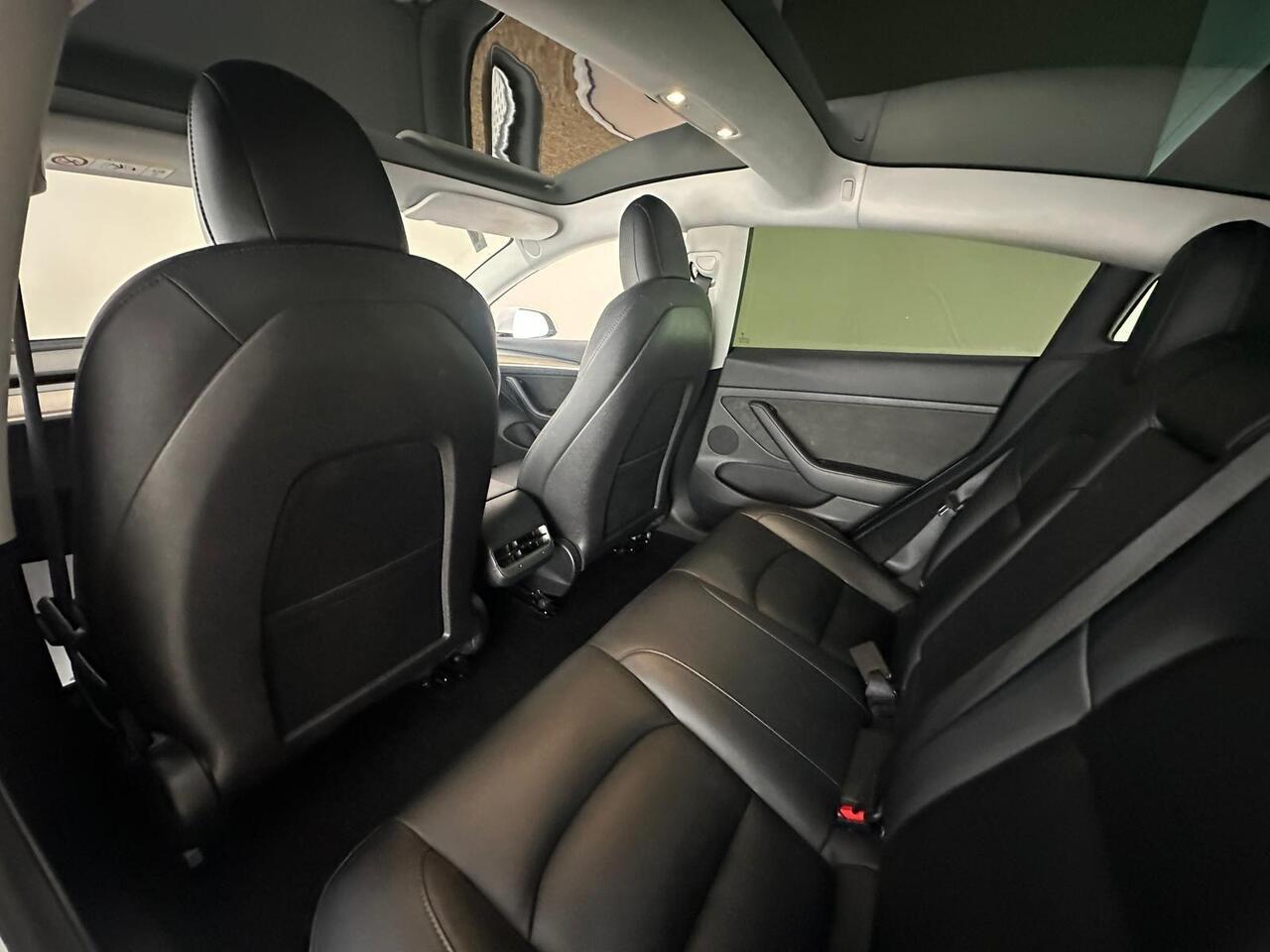 Tesla Model 3 AF72VNT