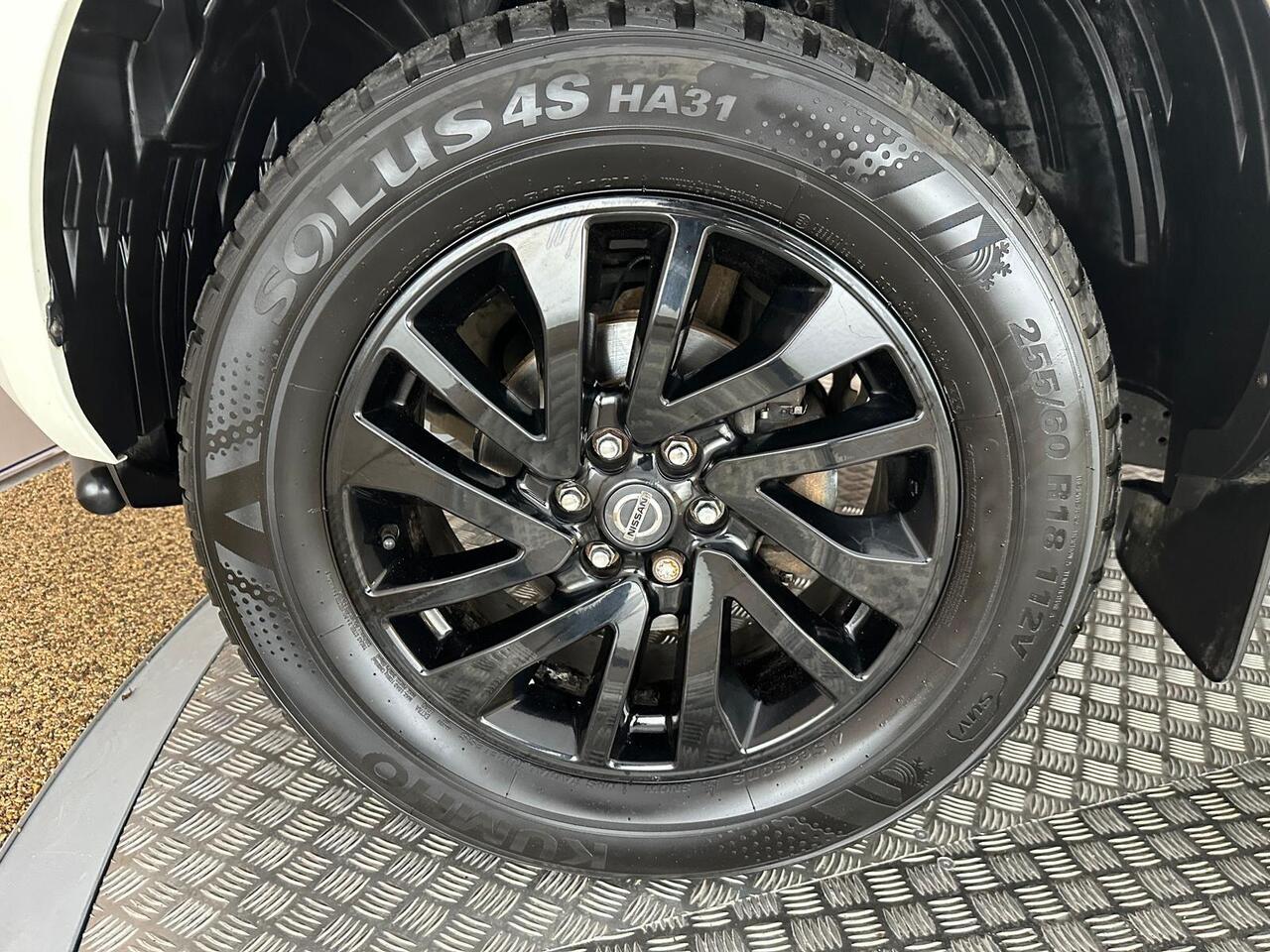 Nissan Navara HJ68GNU
