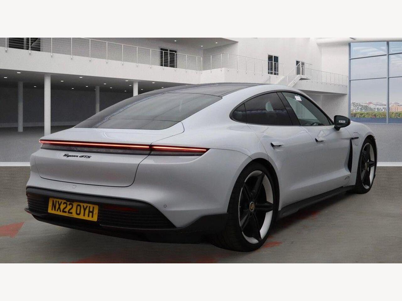 Porsche Taycan NX22OYH