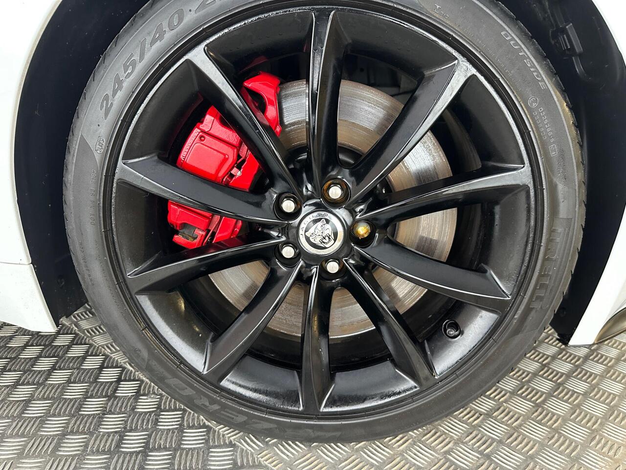 Jaguar F-Type HY64MHK