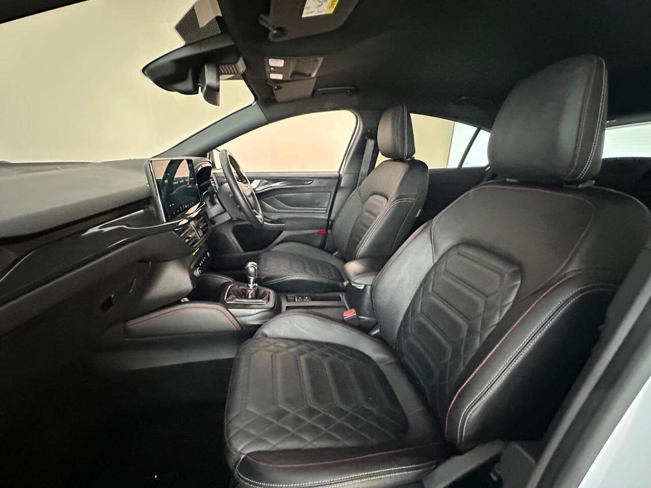 Ford Focus DN23CRZ