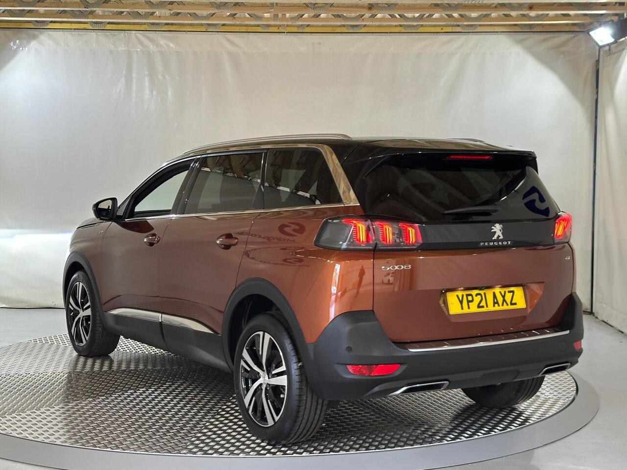Peugeot 5008 YP21AXZ