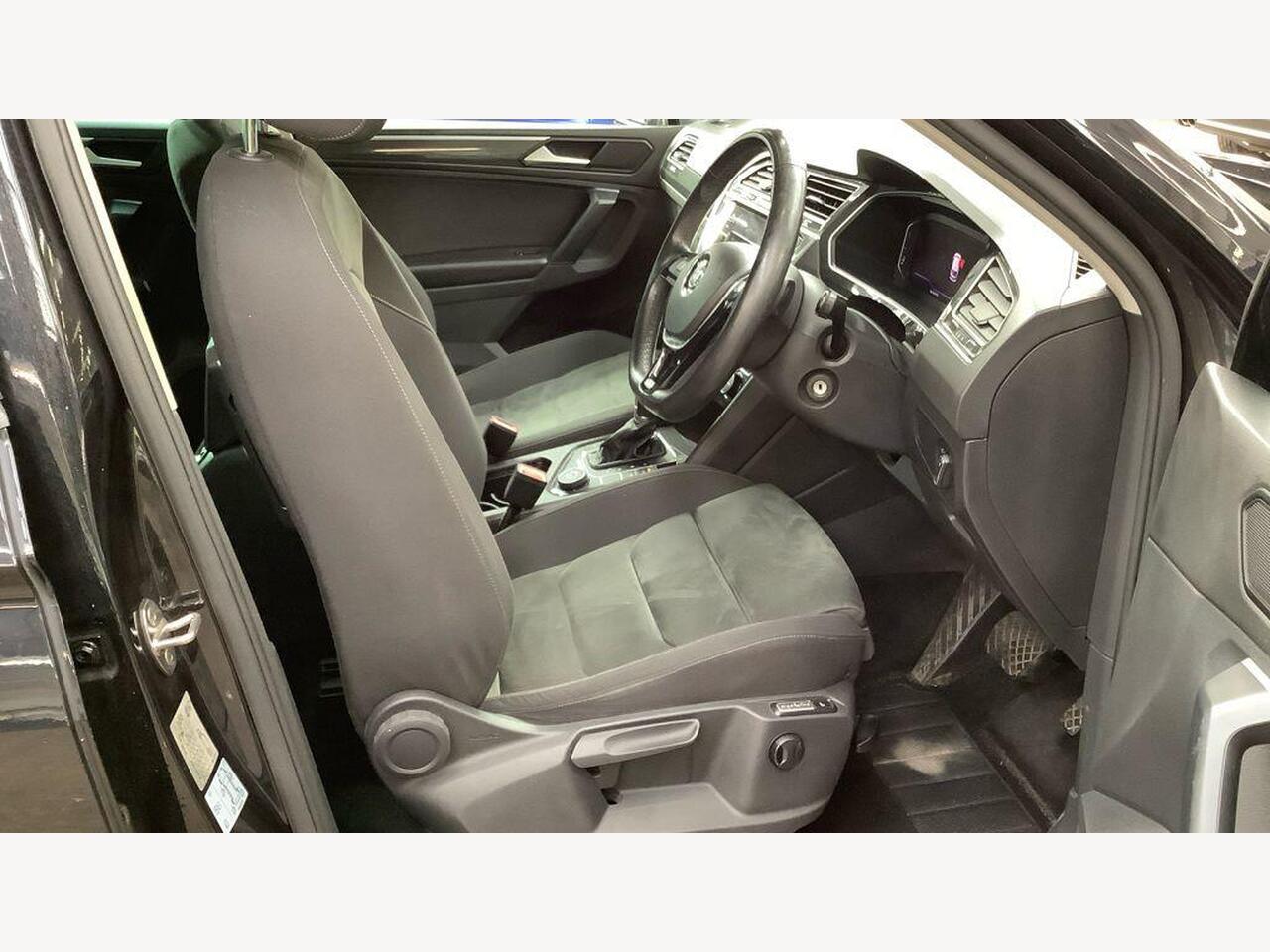Volkswagen Tiguan DA69HJY