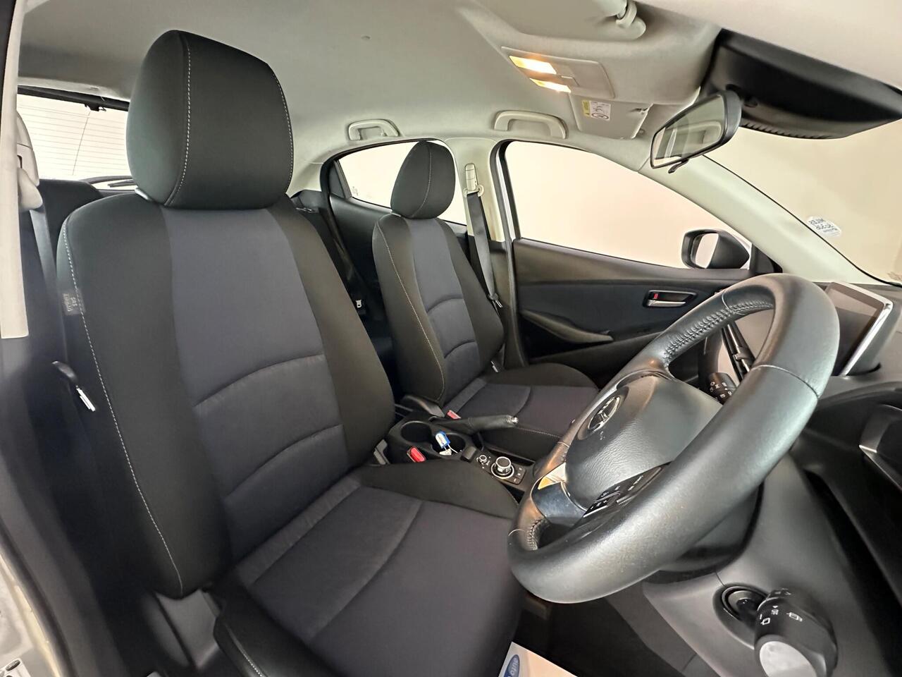 Mazda Mazda2 AV17RWZ
