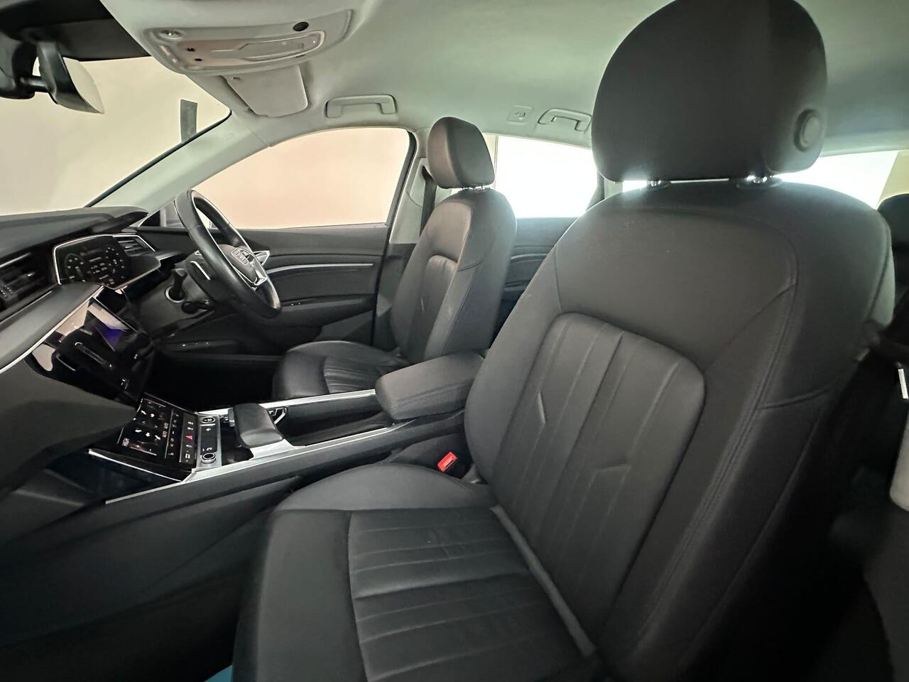 Audi e-tron NL70UPZ