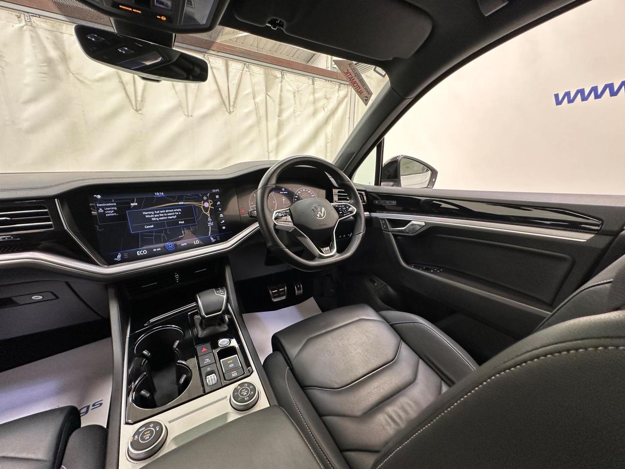 Volkswagen Touareg VK21UHB