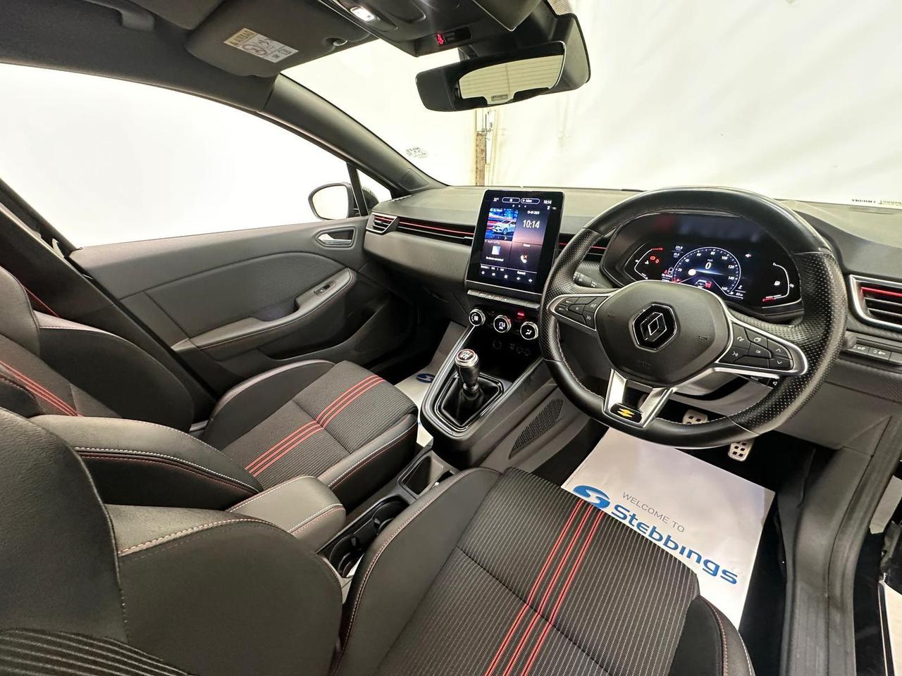Renault Clio YE71SWN
