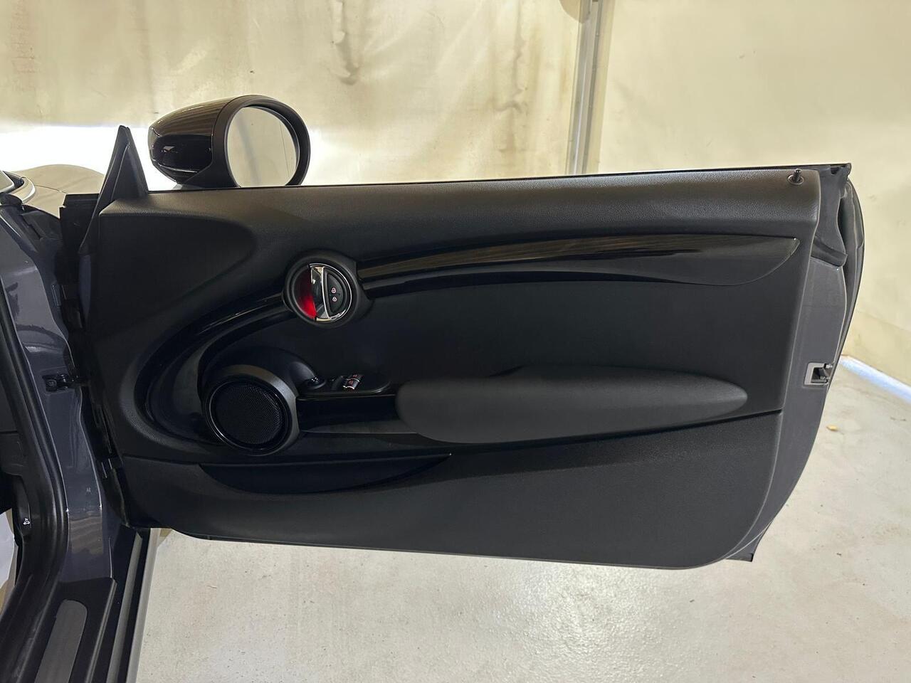 MINI Hatch EA70YLB